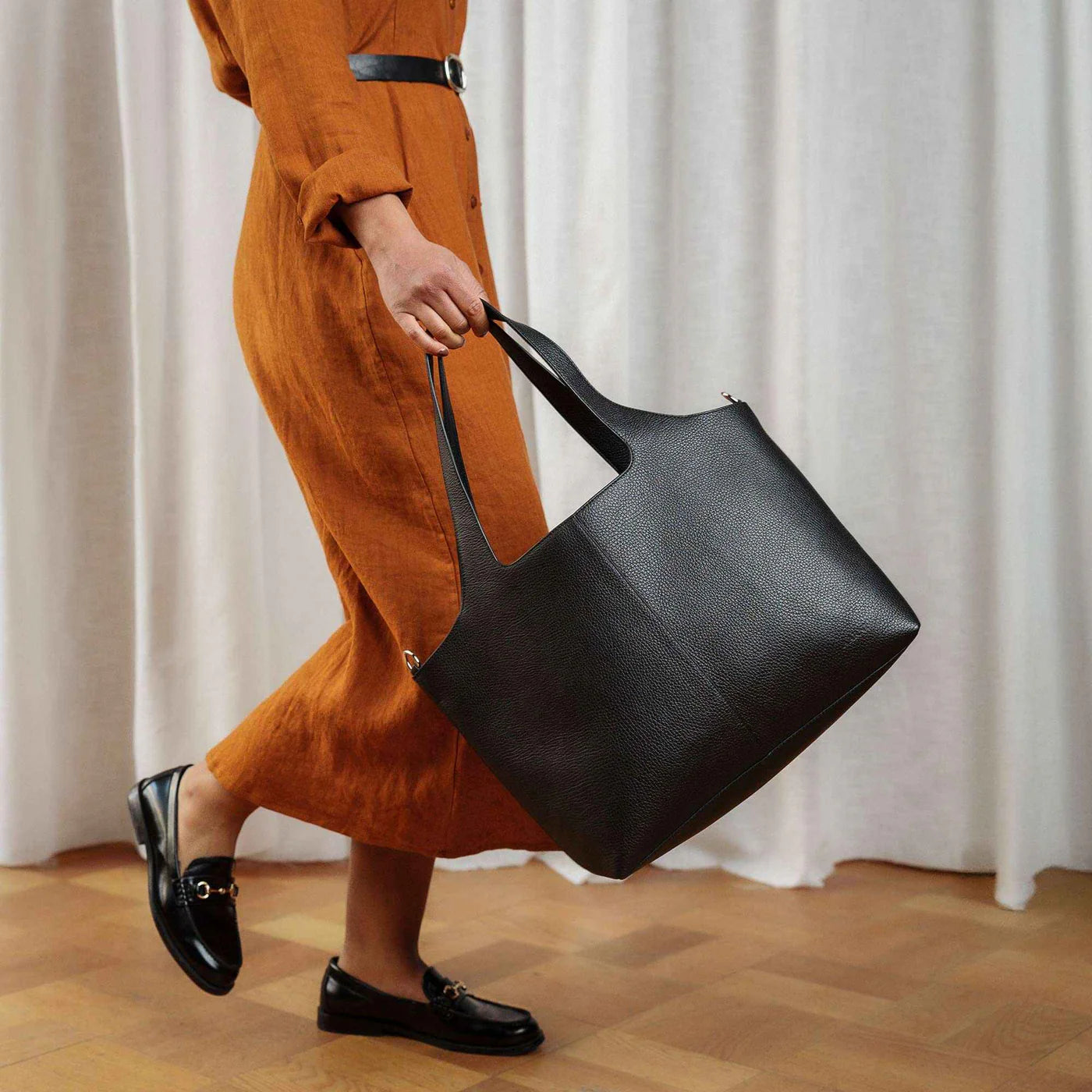 حقيبة تسوق آفا (لون الكونياك)